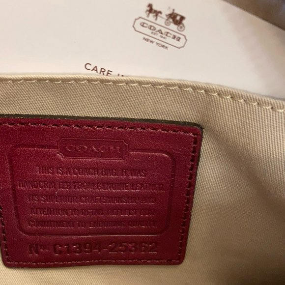 Coach Deep Port Cross Body Flight bag, model 25362 - Picture 5 of 5